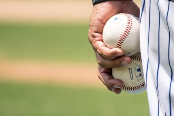 Comment intégrer des exercices de renforcement de la coiffe des rotateurs pour les lanceurs de baseball?
